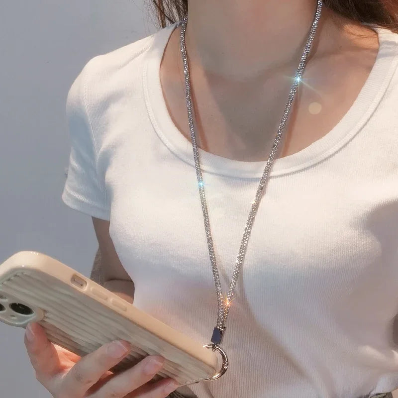 حامل موبايل فاخر بحبّات كريستال ولمعان ألماسي